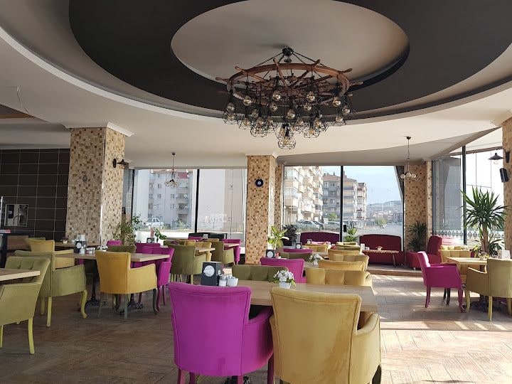 Nuri Efendi Cafe & Bistro