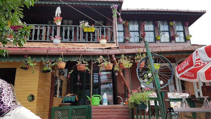 Olimbera Köy Evi