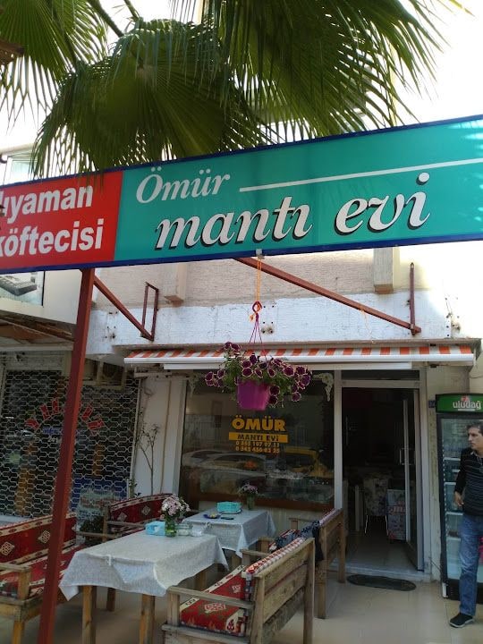 Ömür Mantı Evi
