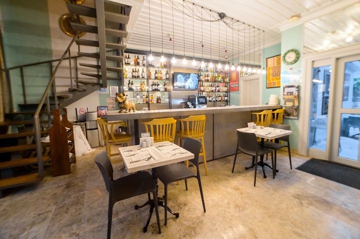On2 Restaurant & Bar