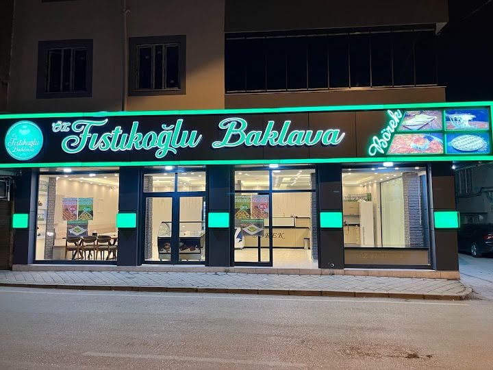 Öz fıstıkoğlu baklava