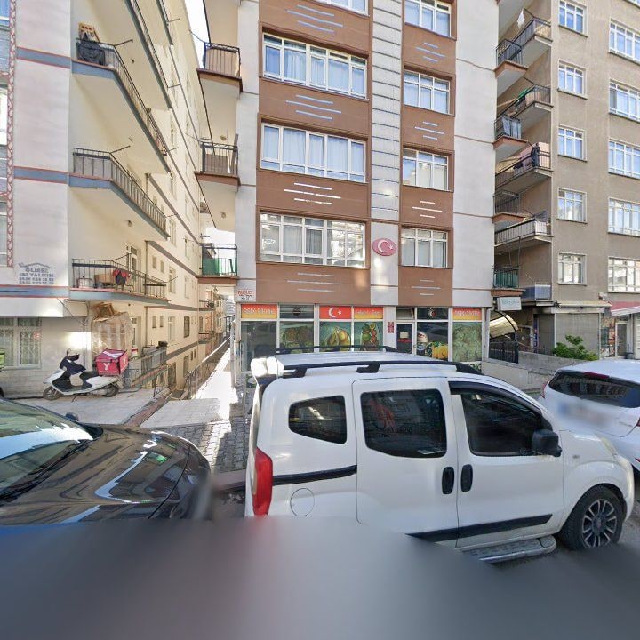 Öz Gaziantep Tatlicisi Emre Usta