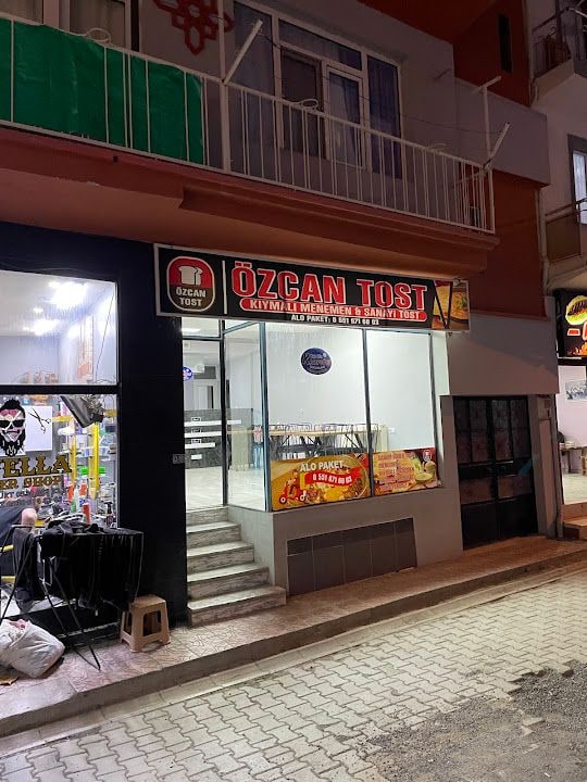 Özcan Tost &menemen