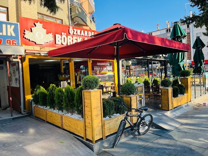 Özkardeşler börek &pide