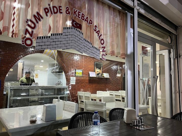 Özüm Pide Kebap Salonu