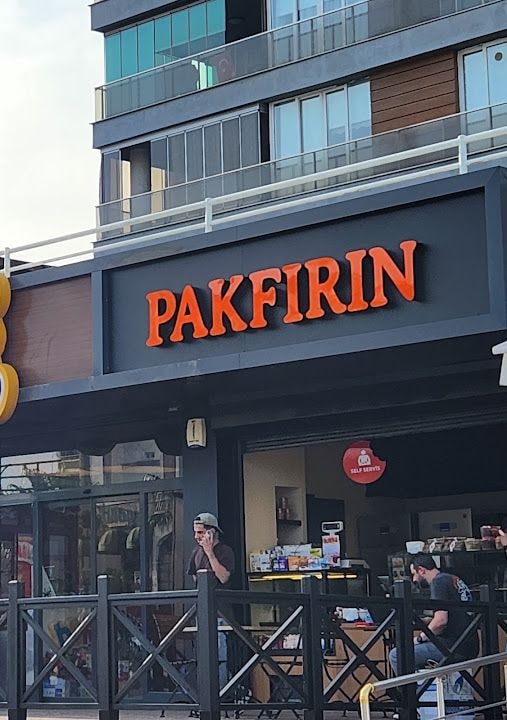 Pakfırın Aliya İzzet Begoviç Mağazası