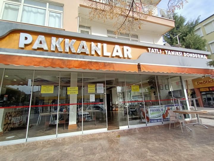 Pakkanlar Etli Pide & Lahmacun & Pastane & Yanıksı Dondurma