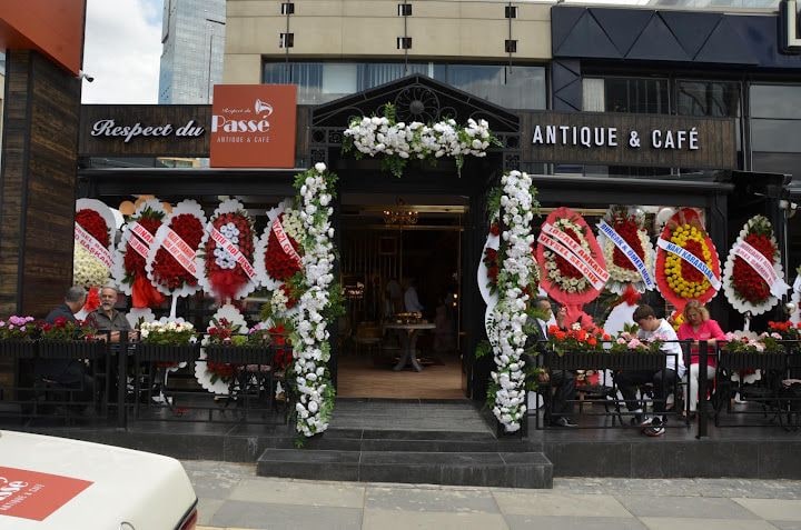 Passé ANTIQUE & CAFE