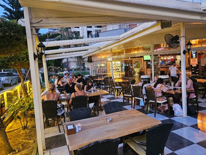 Pepe's restaurant bar