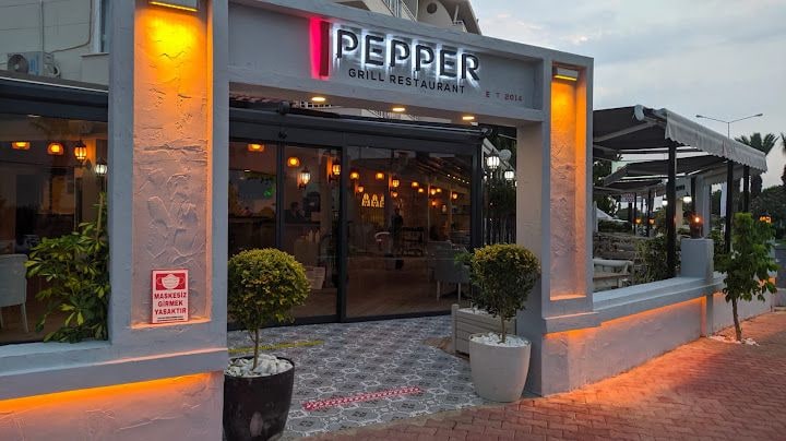 Pepper Lounge Side