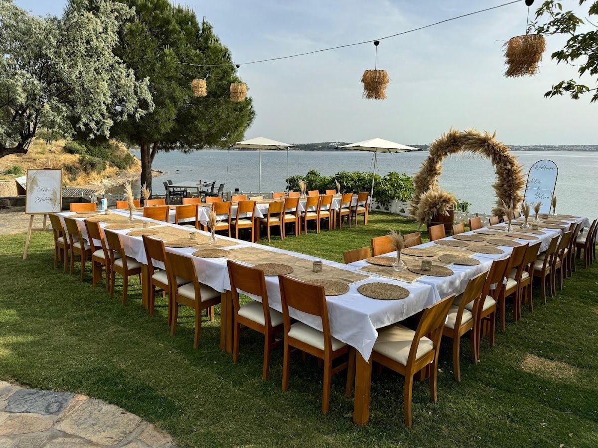Perla Beach Restaurant