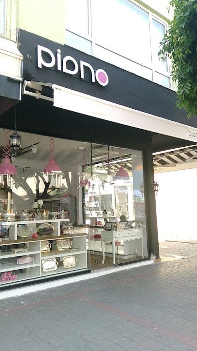 Piano Chocolate & Cafe
