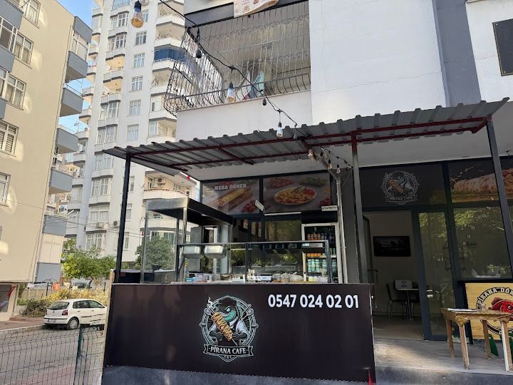 Pirana Cafe Döner