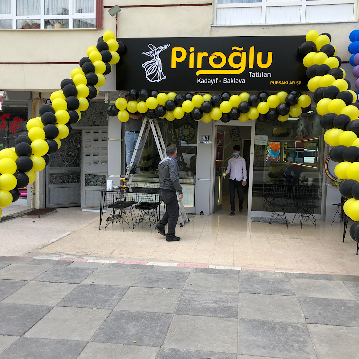 Piroğlu tatlıları Kadayıf Baklava