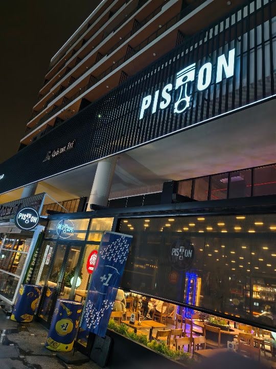 Piston Pub And Café Batıkent / Yenimahalle @ Velux Avm