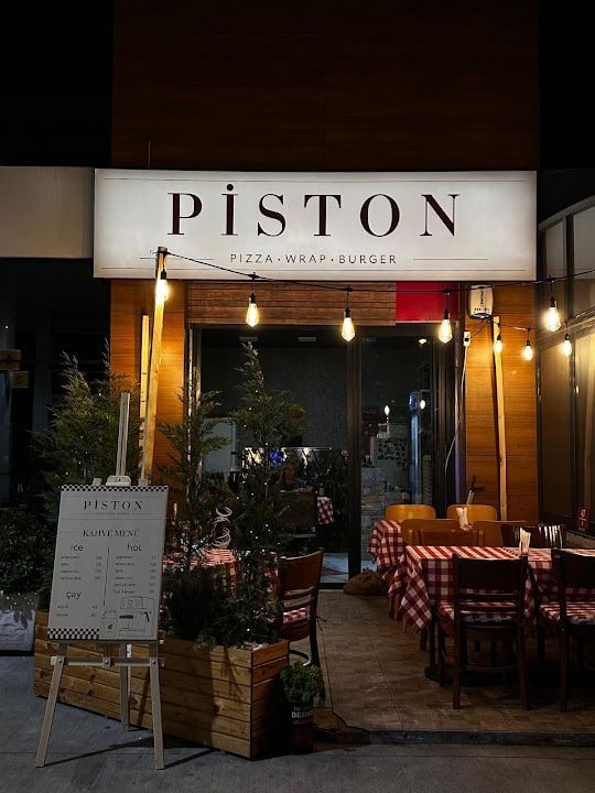 Piston Wrap&Pizza