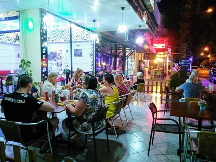 Pizza Cafe 42