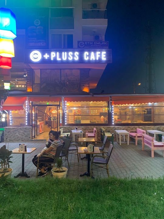 Pluss Cafe