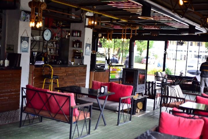 Point Cafe Bistro