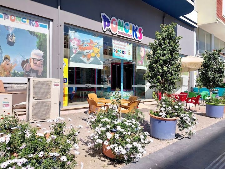 Ponciks Cafe Cocuk Eglence Merkezi