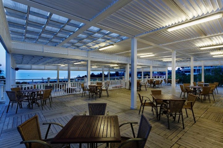 Queen's Beach Bar