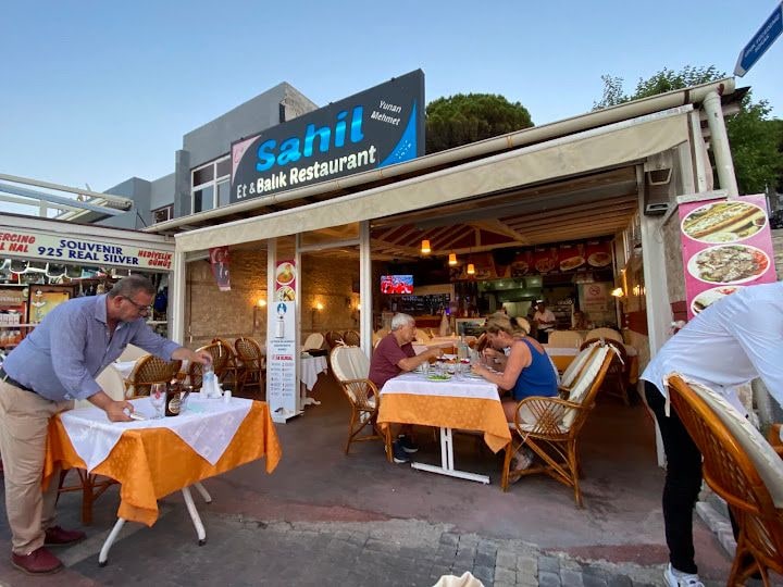 Rakını Al Gel Sahil Restaurant Escom