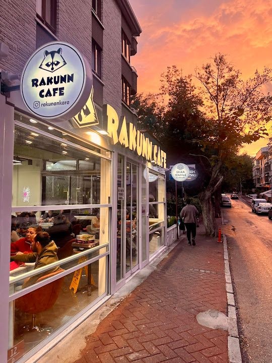 Rakunn Cafe