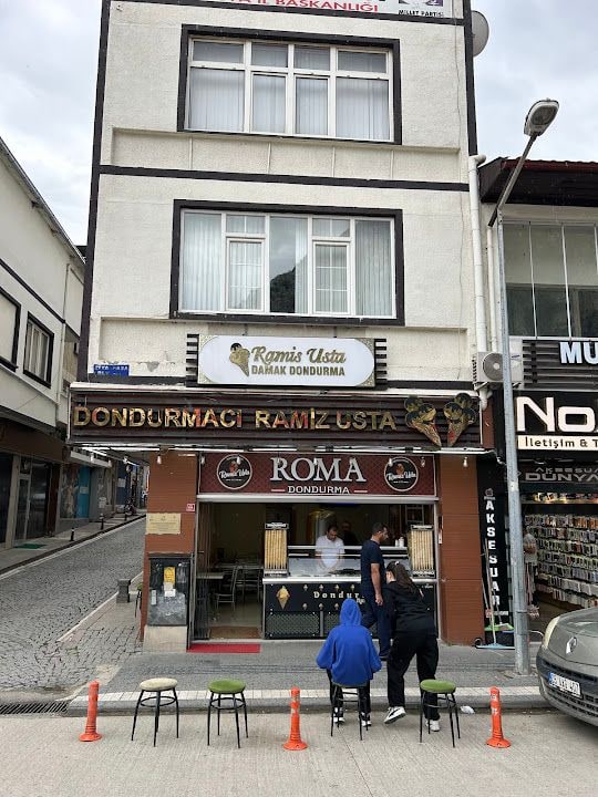 Ramiz Usta Roma Dondurma