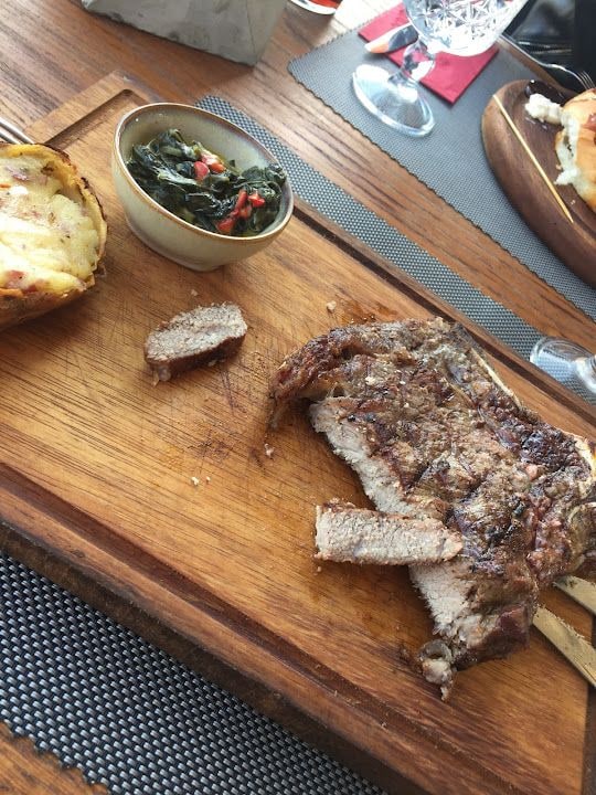 Reel Et Steak House
