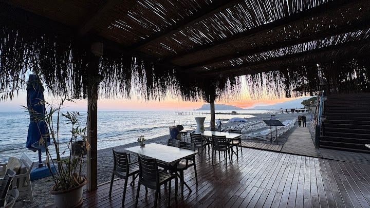 Relax Beach Bar & Restaurant