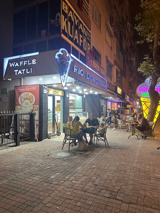 RİO DONDURMA & WAFFLE