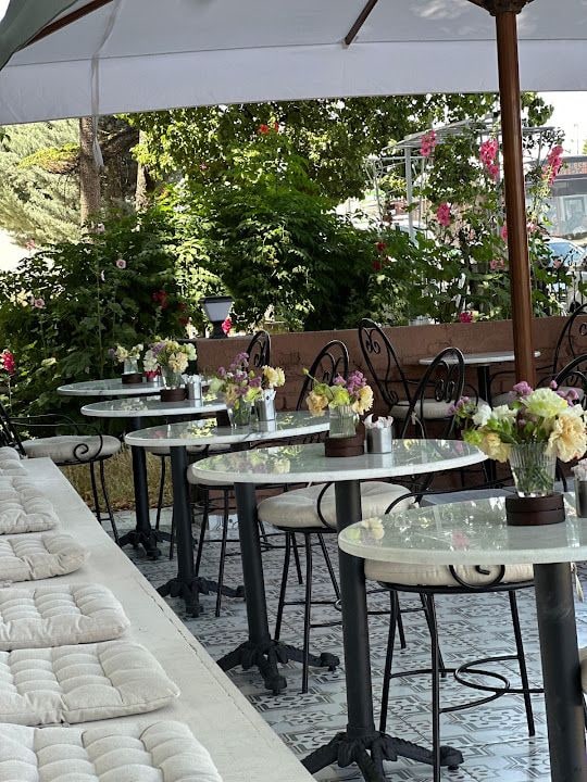 Rouze Prive Concept Store & Cafe