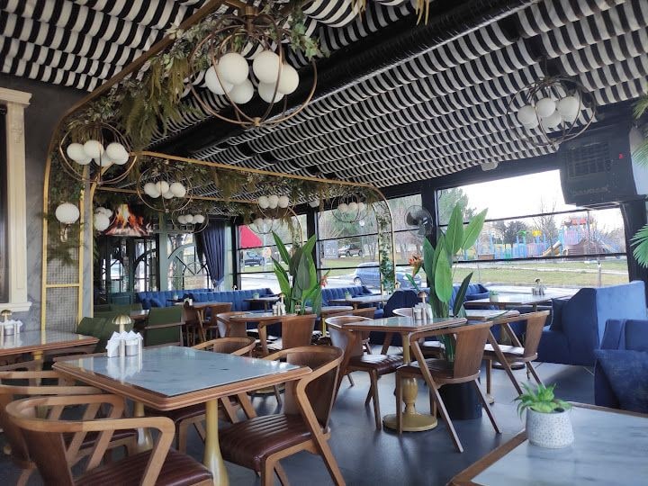 Rue Cafe Bistro