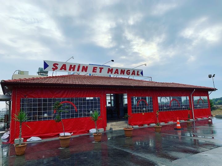 Şahin Et Mangal Muhtarın Yeri
