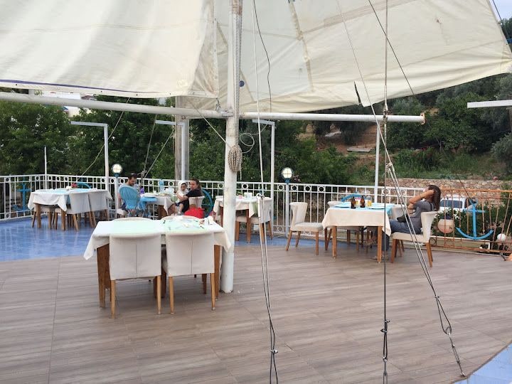 Sailing Restaurant