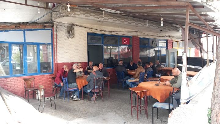 Salon Sakallı Kıraathanesi