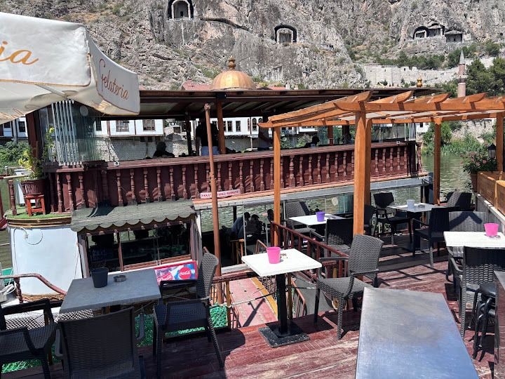 SANDAL CAFE & RESTAURANT