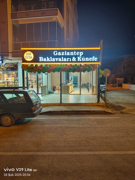 Sarı Sıcak Gaziantep Baklavaları&künefe