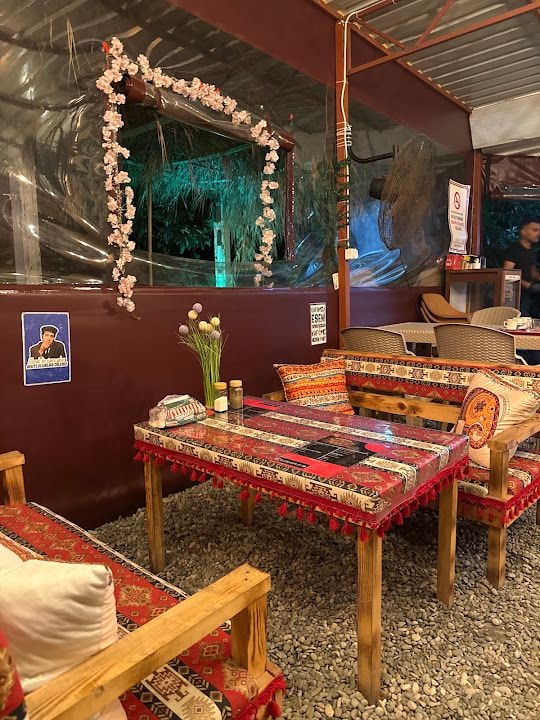 Sarmaşık Izgara Evi