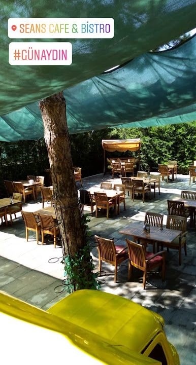 Seans Cafe & Bistro