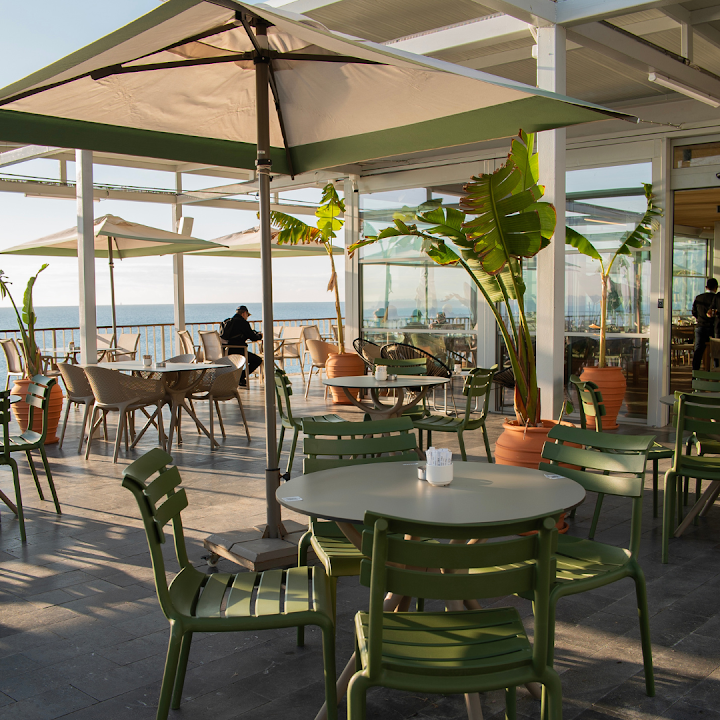 Shakespeare Beach Terrace