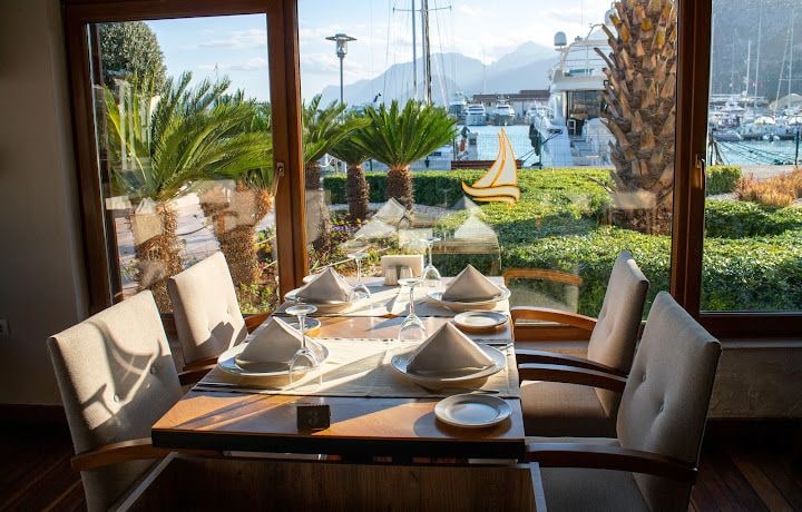 Ship Inn Marina Restaurant