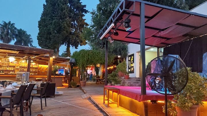 Side Beach Club Restaurant