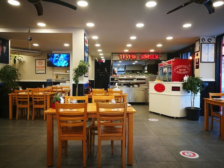 Şimşek Köfte Ve Piyaz