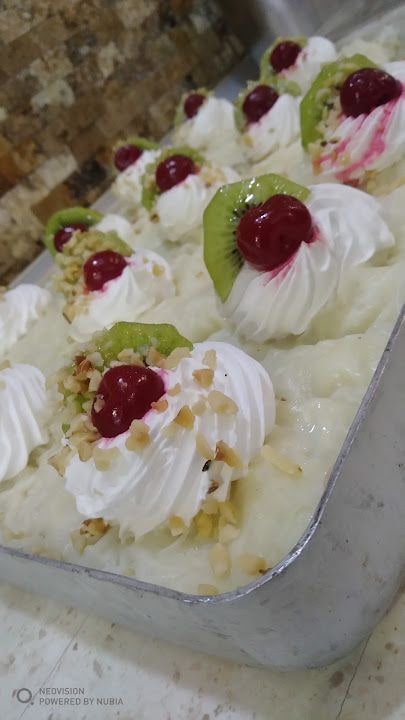 Sini Ev Böreği- Baklava