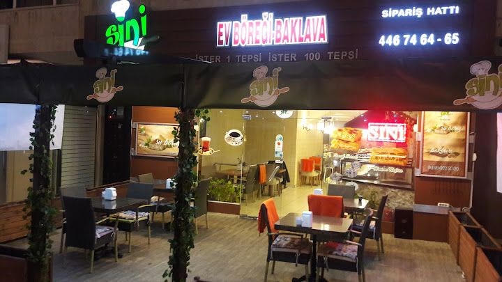 Sini Ev Böreği-Baklava( Ehli Börek Tatlı Tepsi )