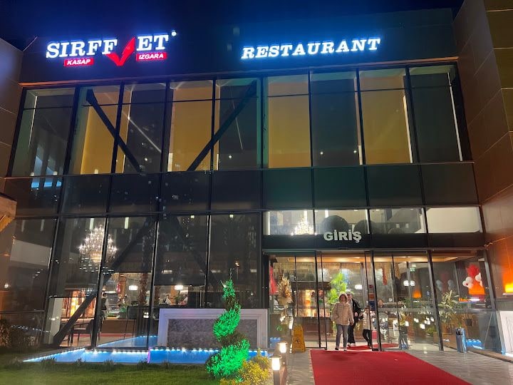 Sırff Et Gece Köftecisi - Kokoreç & Sokak Lezzetleri