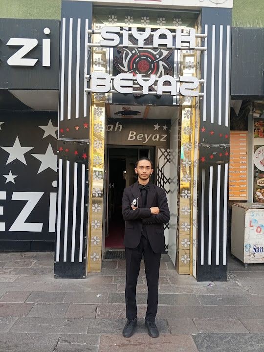 Siyah Beyaz Eğlence Merkezi