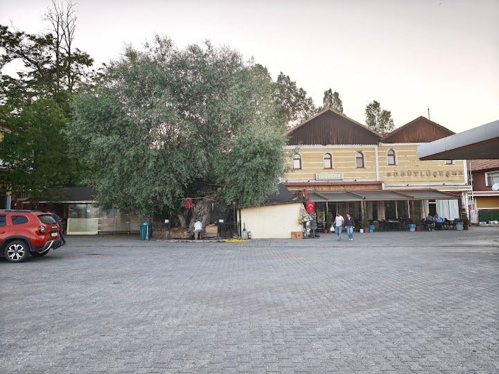 Söğütlü Çeşme Dinlenme Tesisleri