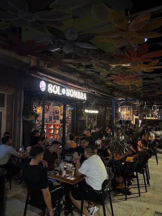 Sol Y Sombra Coffee Shop